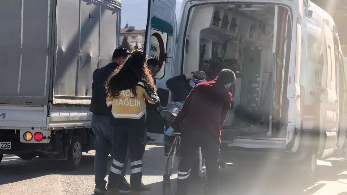 İnegöl’de Motosiklet Kazası: 4 Yaralı