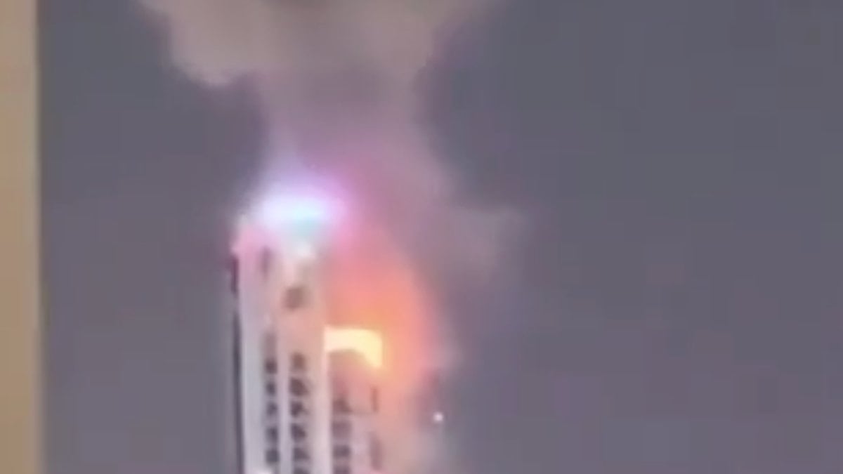 İran, ABD’li bankanın Dubai’deki ofisini hedef aldı