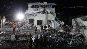 İran füzesi İsrail’i vurdu: 9 kişi öldü, 11 kişi kayıp