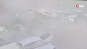 İran füzesinin Tel Aviv’e isabet ettiği anlar ortaya çıktı