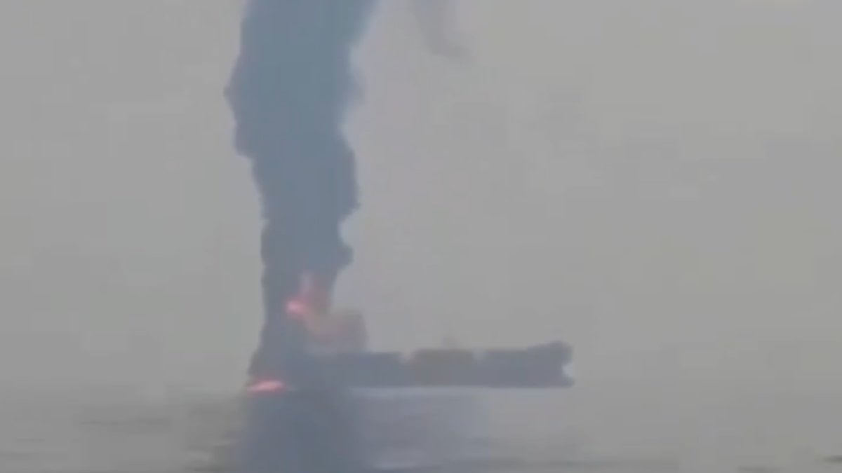 İran, Hürmüz Boğazı’nda bir petrol tankeri vurdu