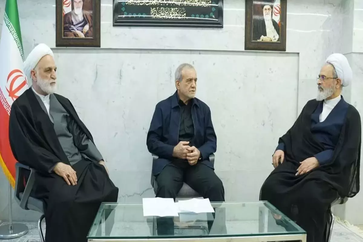 İran Yargı Erki Başkanı Ejei, Pezeşkiyan’ın özür dilediği ülkeleri hedef gösterdi