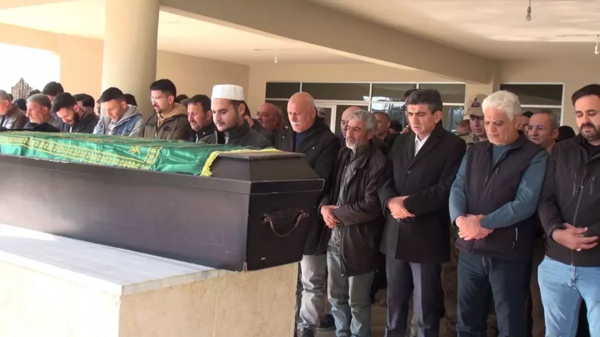 İran’da Saldırı: Şoför Hüseyin Fırat Toprağa Verildi