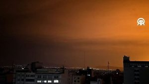 İran’ın başkenti Tahran yoğun bombardıman altında