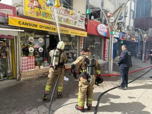 İskenderun’da Oyuncak Dükkanında Yangın
