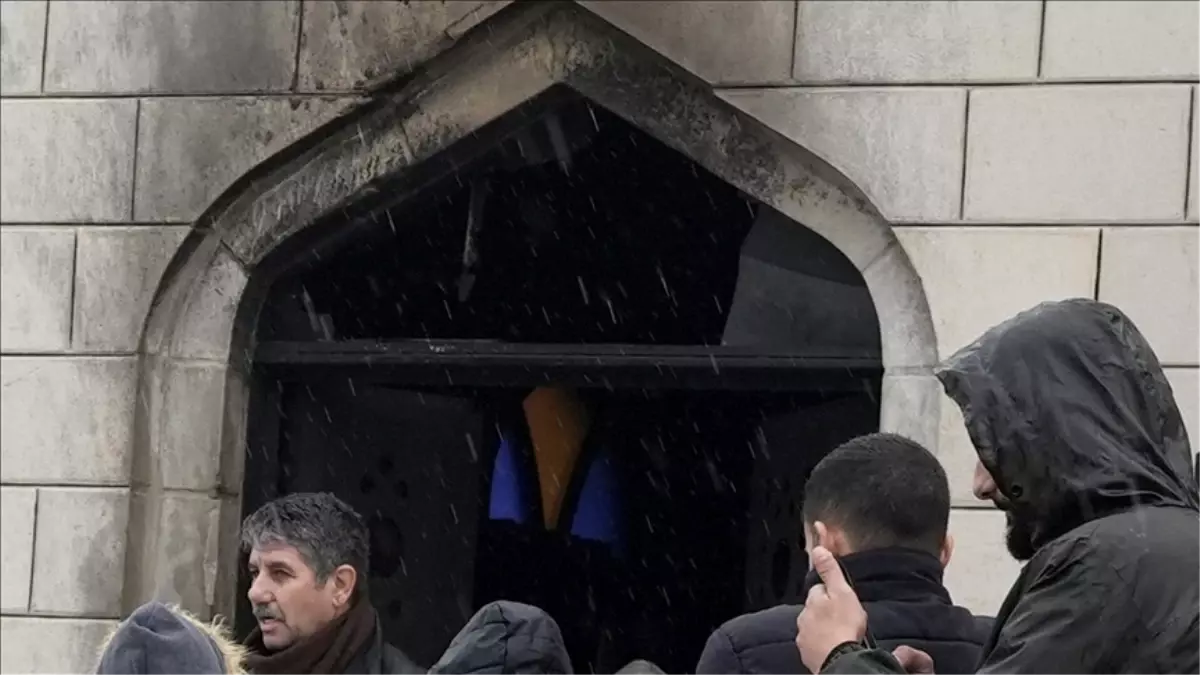 İsrail, Batı Şeria’da Camiye Kundaklama Girişiminde Bulundu