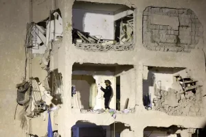 İsrail’e Füze Saldırısı: 64 Yaralı