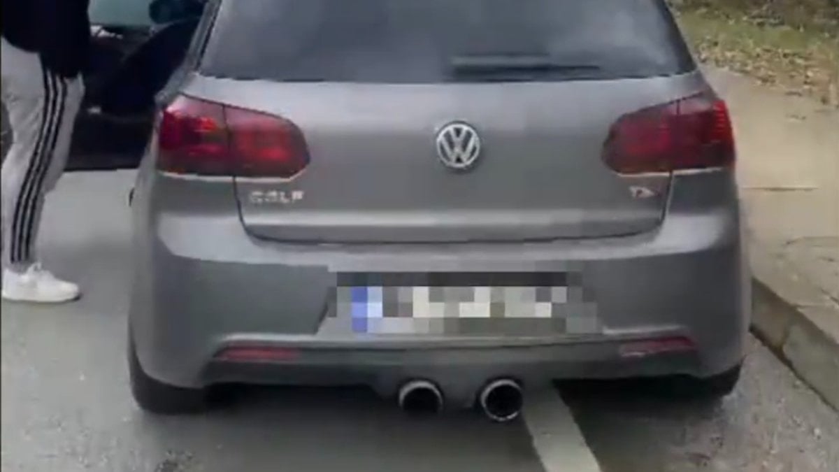 İstanbul’da abartılı egzozlu araca 16 bin lira ceza