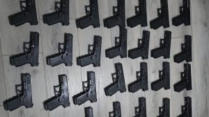 İstanbul’da gözaltına alınan şahsın evinden 50 adet tabanca çıktı