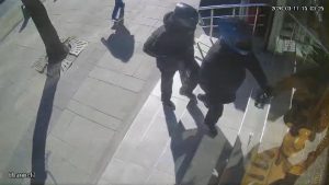 İstanbul’da kuyumcuya soygun girişimi kamerada