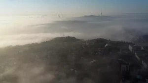 İstanbul’da sis etkili oldu: Fatih Sultan Mehmet Köprüsü görünmez oldu