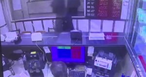 İstanbul’un göbeğinde döviz bürosuna silahlı saldırı