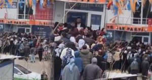 İYİ Partili vekilden dikkat çeken paylaşım: AKP binasında emekliye harçlık iddiası