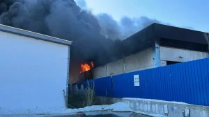 İzmir’de Geri Dönüşüm Fabrikasında Yangın