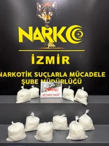 İzmir’de Kargoda Uyuşturucu Ele Geçirildi