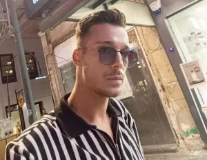 İzmir’de Müzisyen Bıçaklandı, Hayatını Kaybetti