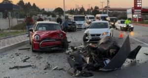 İzmir’de zincirleme kaza! Facianın kıyısından dönüldü