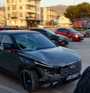 İznik’te Bisikletliye Otomobil Çarptı