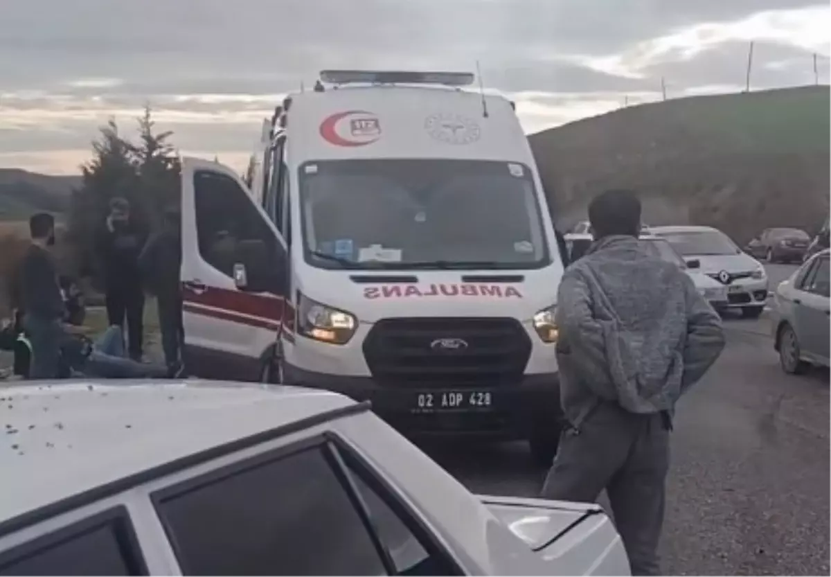 Kahta’da Trafik Kazası: 5 Yaralı