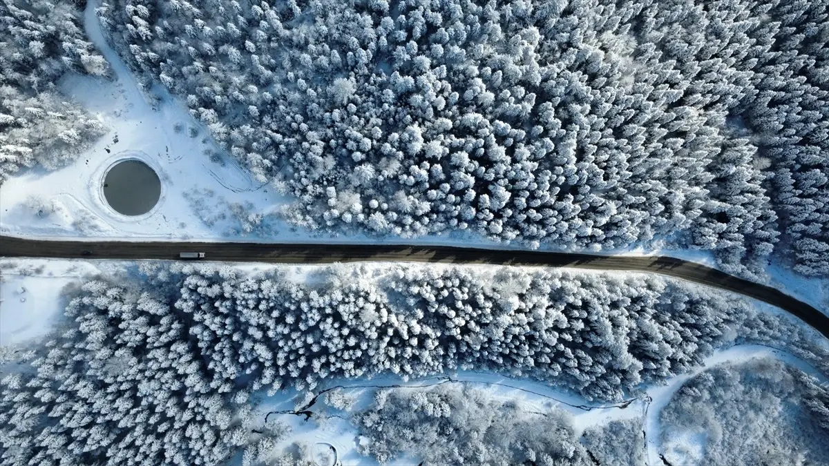 Kar Yağışı Yüksek Kesimleri Beyaz Örtüyle Kapladı