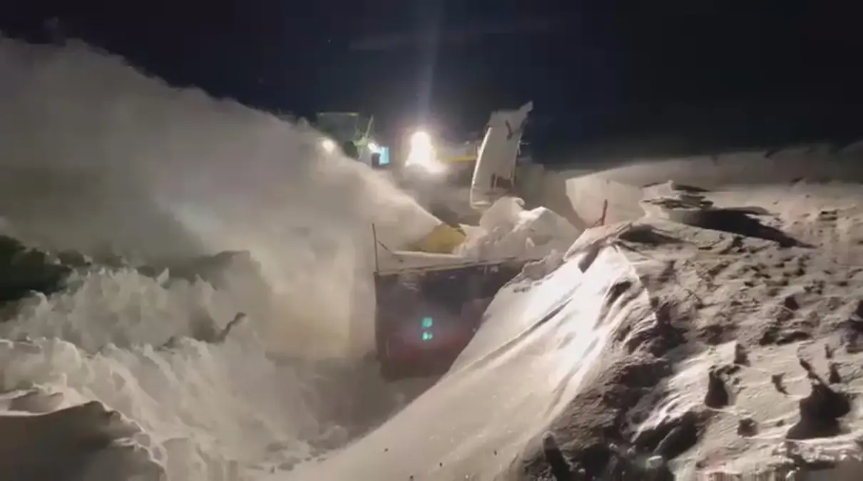 Kars’ta Köy Yolları Kar Temizliğiyle Açılıyor