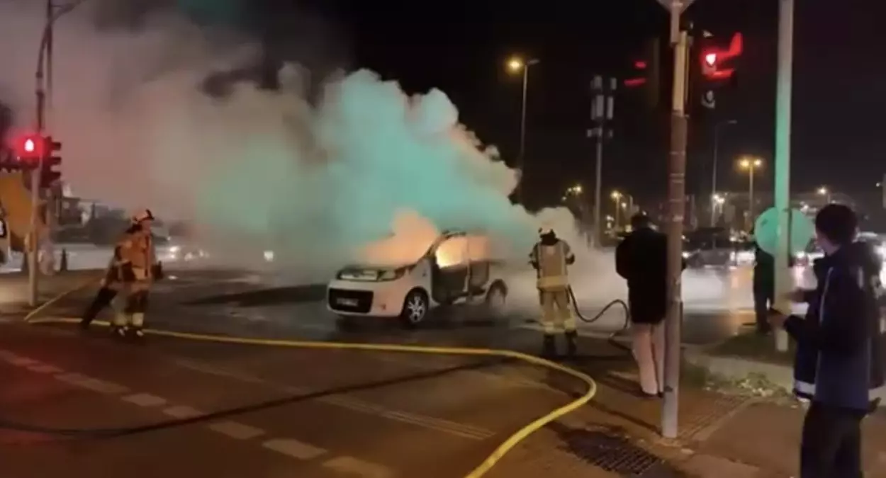 Kartal’da Araç Yangını