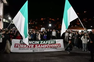 Kastamonu Bozkurt Ortaokulu Şampiyonluk Sevincini Kutladı