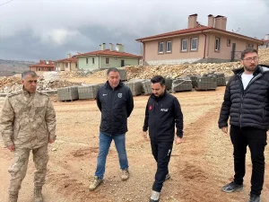 Kaymakam Erciyas Hızlı Tren ve Köy Konutlarını İnceledi