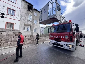 Kayseri’de Apartmanda Yangın