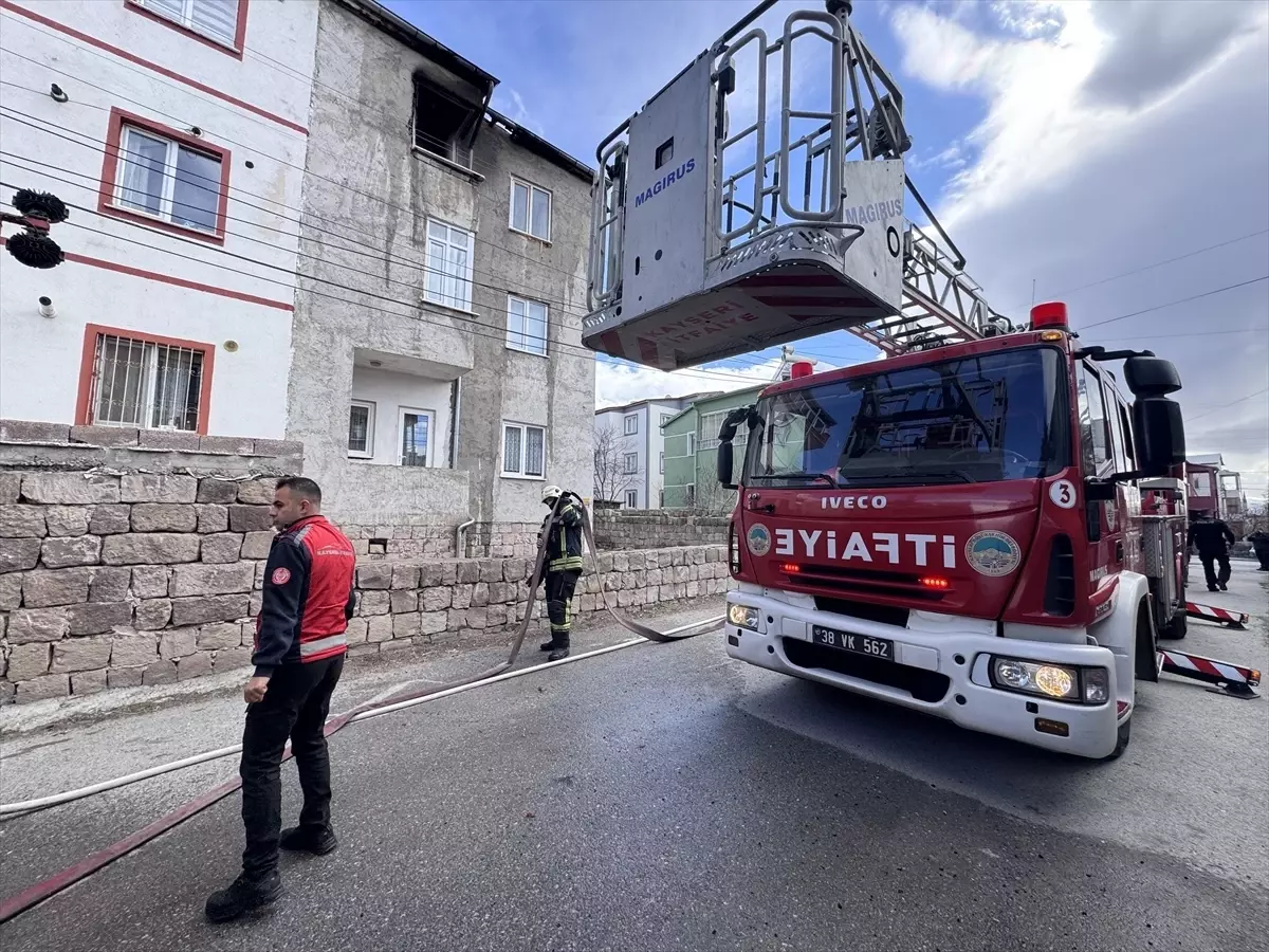 Kayseri’de Apartmanda Yangın