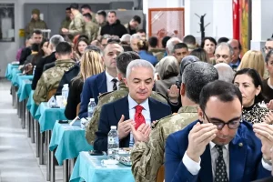 Kırklareli Valisi Turan, şehit aileleri ve gazilerle iftar yaptı
