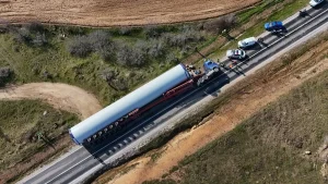 Kırklareli’nde Tır Devrildi