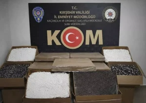 Kırşehir’de Kaçakçılık Operasyonu: 90 Bin Makaron Ele Geçirildi