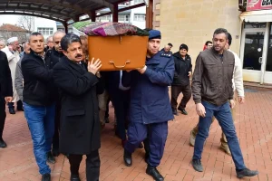 Kırşehir’de şehit Tekinaslan’ın vefat eden annesinin cenazesi defnedildi