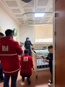 Kızılay’dan Hastanede Bayram Ziyareti