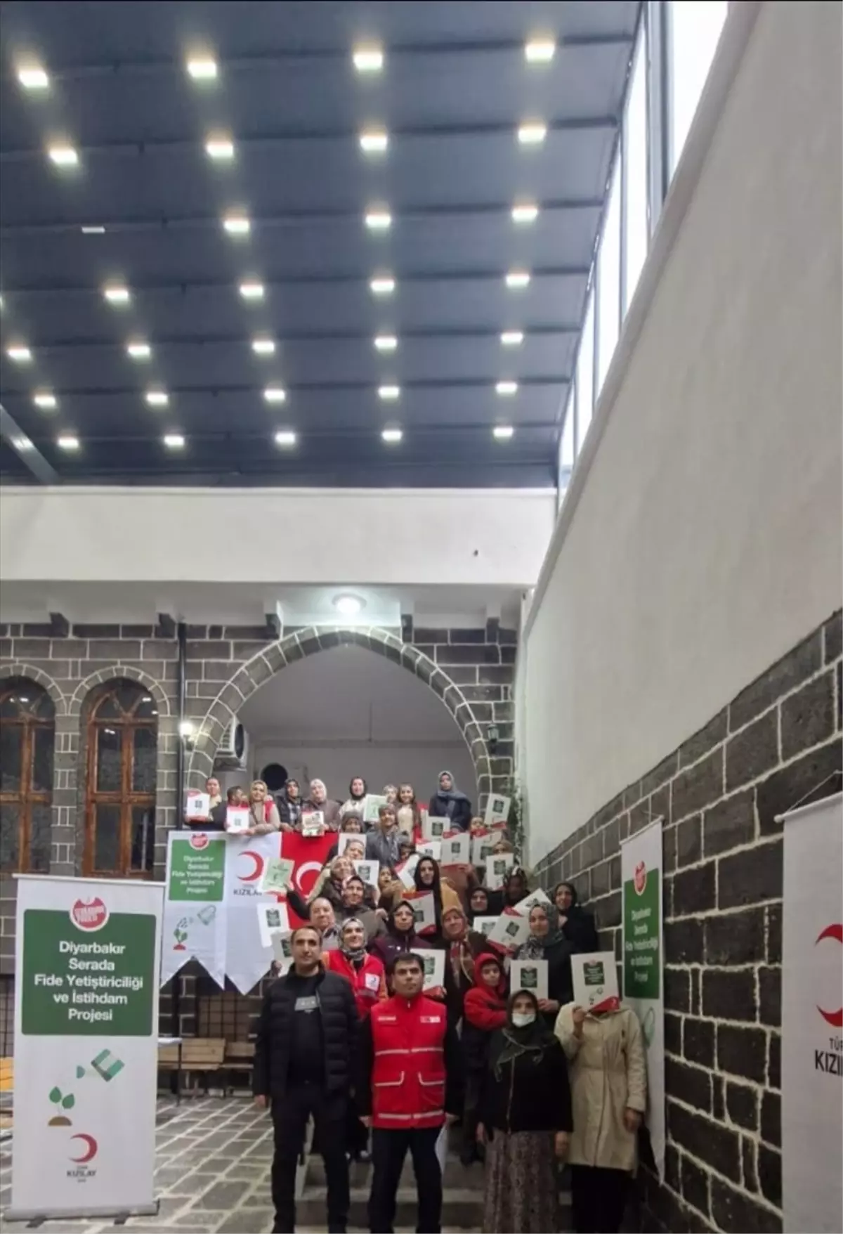 Kızılay’dan Kadın ve Gençlere Seracılık Eğitimi