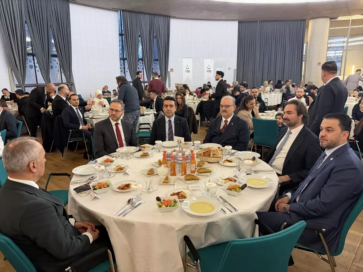 Köln’de YTB’nin Iftar Etkinliği