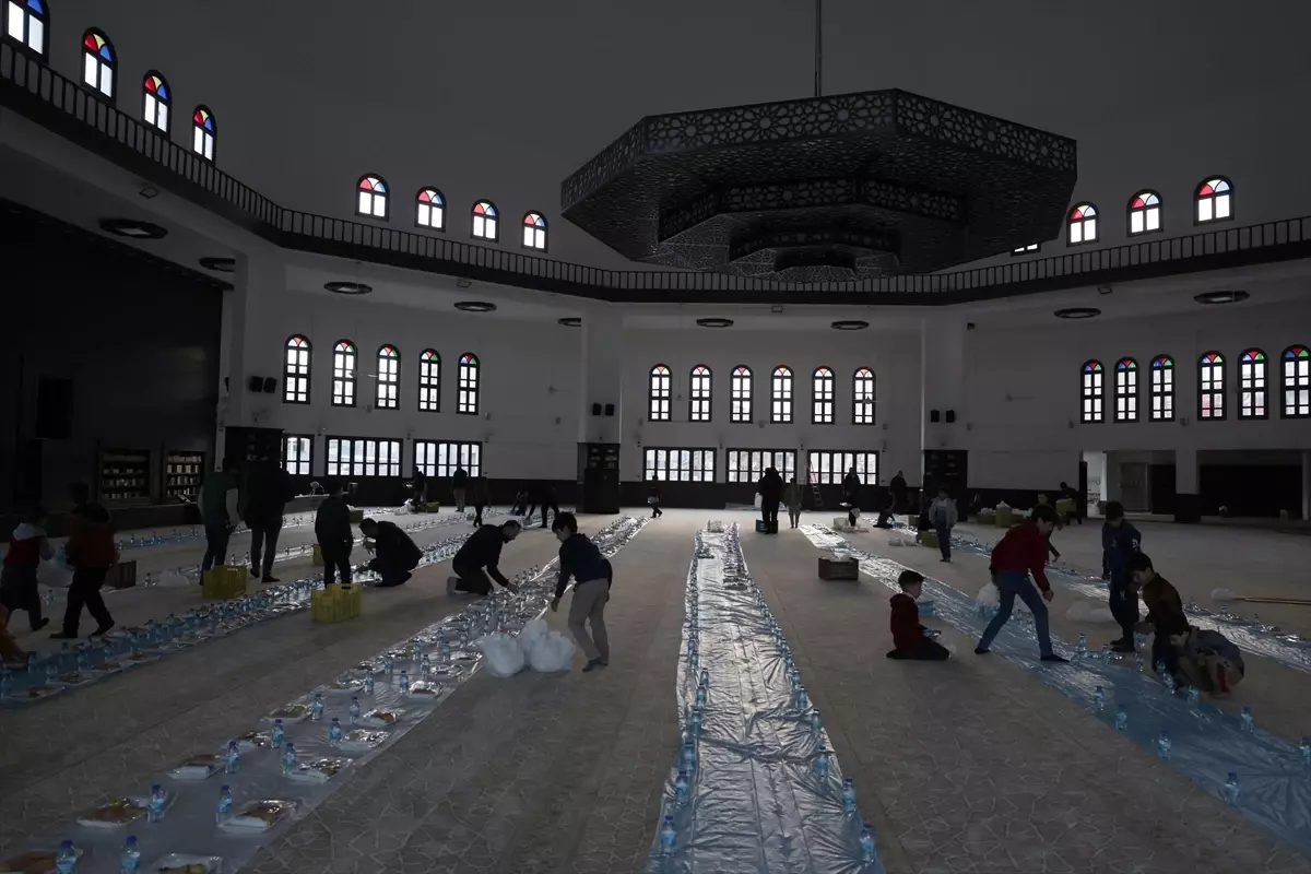 Konya Belediyesi’nden Suriye’de İftar