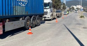 Korkunç kaza: Kendi TIR’ıyla manevra yapan TIR’ın arasında sıkışıp öldü