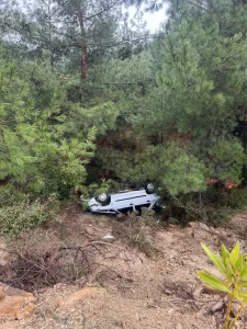 Kozan’da Otomobil Şarampole Yuvarlandı: 4 Yaralı