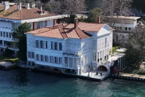 “Kurtlar Vadisi” ile hafızalara kazınan yalı satışta