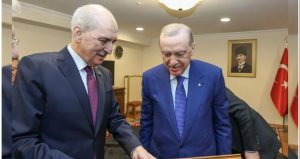 Kurtulmuş’tan Erdoğan’a Sırrı Süreyya Önder hediyesi