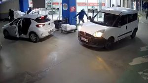 Kuyumcukent’te silahlı soygun: Para dolu çuvalları alıp kaçtılar