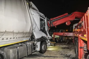 Kuzey Marmara Otoyolu’nda Tır Kazası