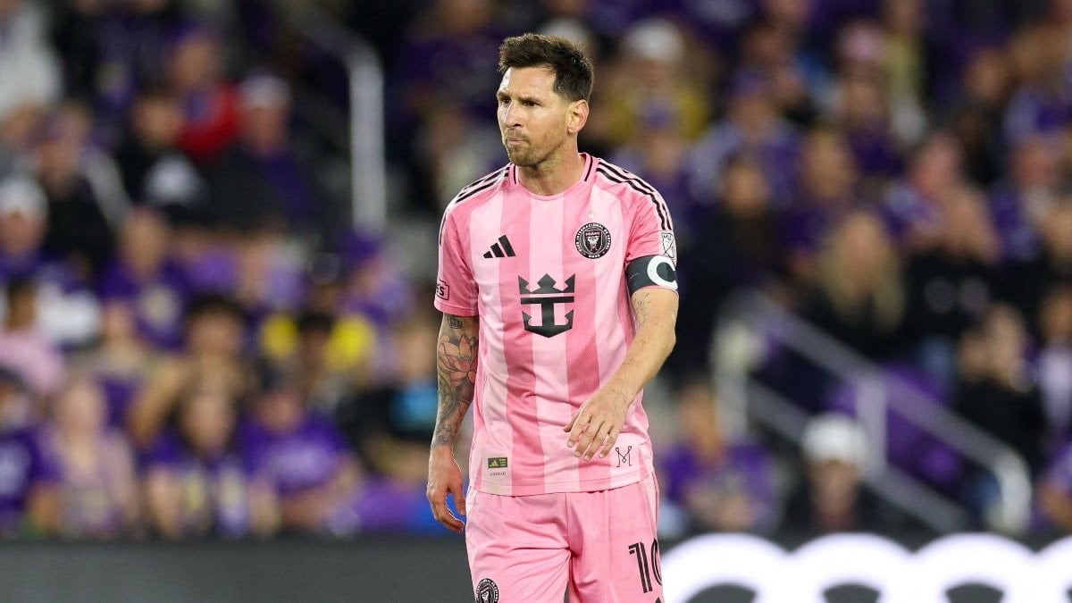 Lionel Messi kariyerindeki 900. golünü attı