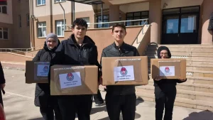 Lise Öğrencilerinden İhtiyaç Sahiplerine Ramazan Yardımı