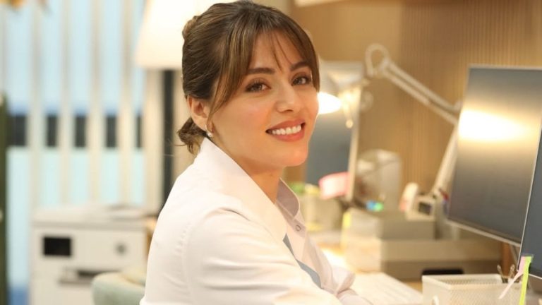 “Liseli Sıla” ortaya çıktı: İşte Sıla Türkoğlu’nun yıllıktaki fotoğrafı