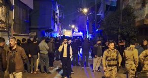 Mahalleyi sokağa döken patlama: Ölü ve yaralı var