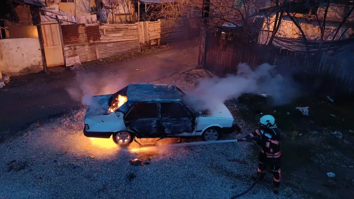 Malatya’da Oğul Babasının Arabasını Yaktı