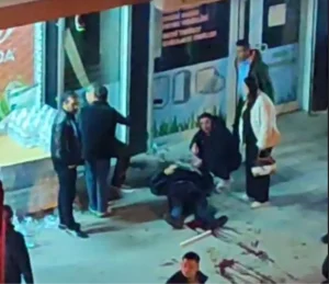 Mamak’ta Belediye Otobüsünde ‘Yan Bakma’ Kavgası: 1 Yaralı